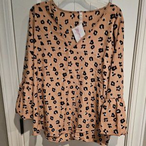 Leopard blouse with blouse sleeve